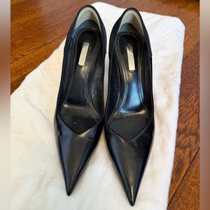 Louis Vuitton Black Pointed-Toe Patent Leather Pumps